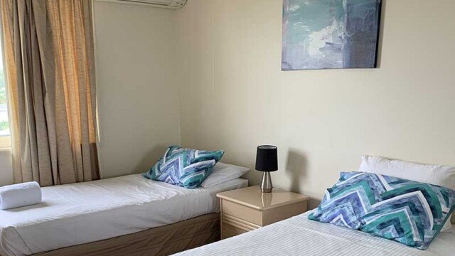 Charlton On The Esplanade Penthouse-Bed-3