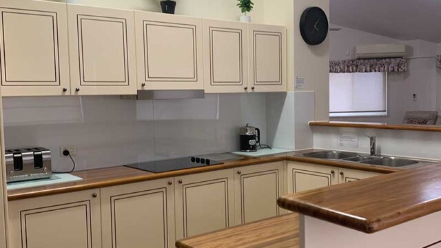 Charlton On The Esplanade Penthouse-Kitchen