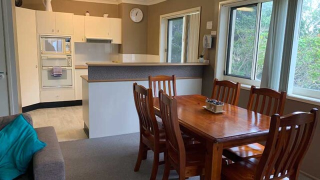 Charlton On The Esplanade Unit-12-Dining