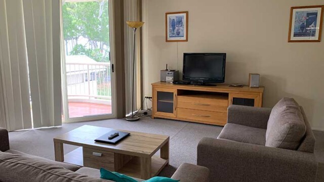 Charlton On The Esplanade Unit-12-Lounge