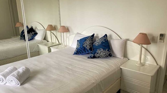 Charlton-On-The-Esplanade Unit-14-Main-Bed