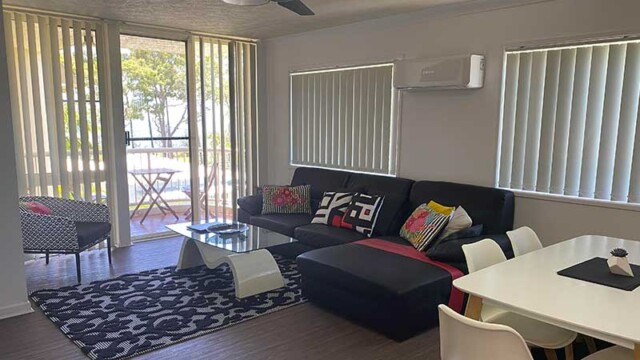 Charlton On The Esplanade Unit-17-Lounge