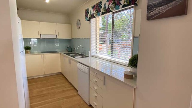 Charlton On The Esplanade Unit-4-Kitchen