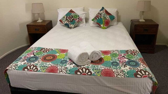 Unit-6-bedroom-Charlton-on-The-Esplanade