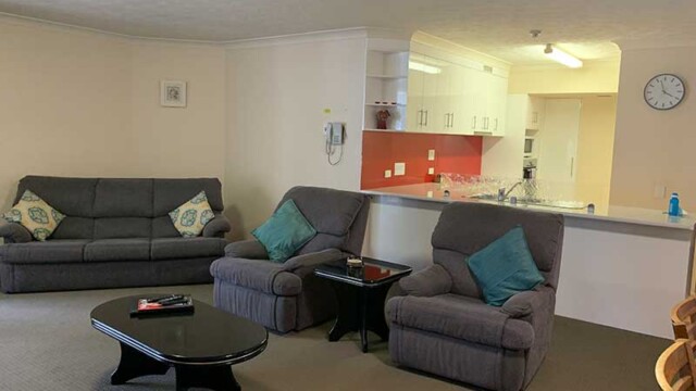 Charlton On The Esplanade Unit-8-Lounge